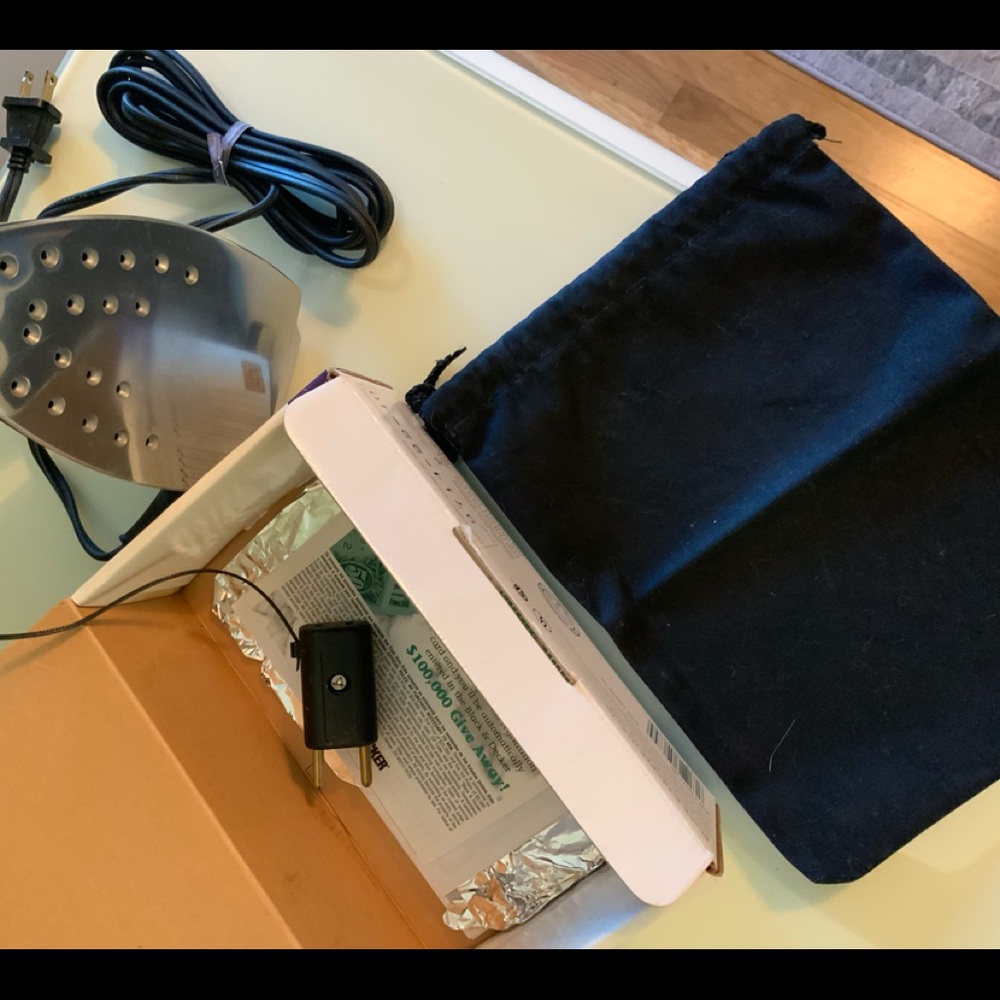 Black and decker travel iron - Picture 7 of 11